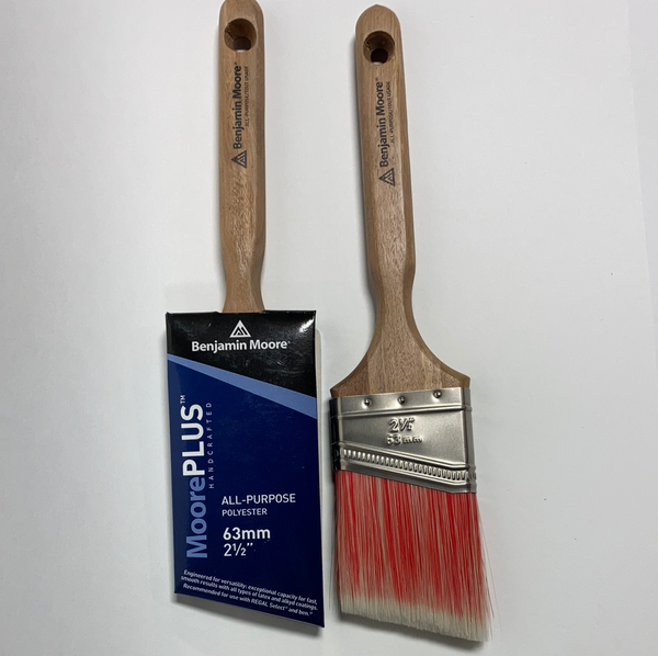 Benjamin Moore Nour MoorePlus Polyester Brush 2.5"